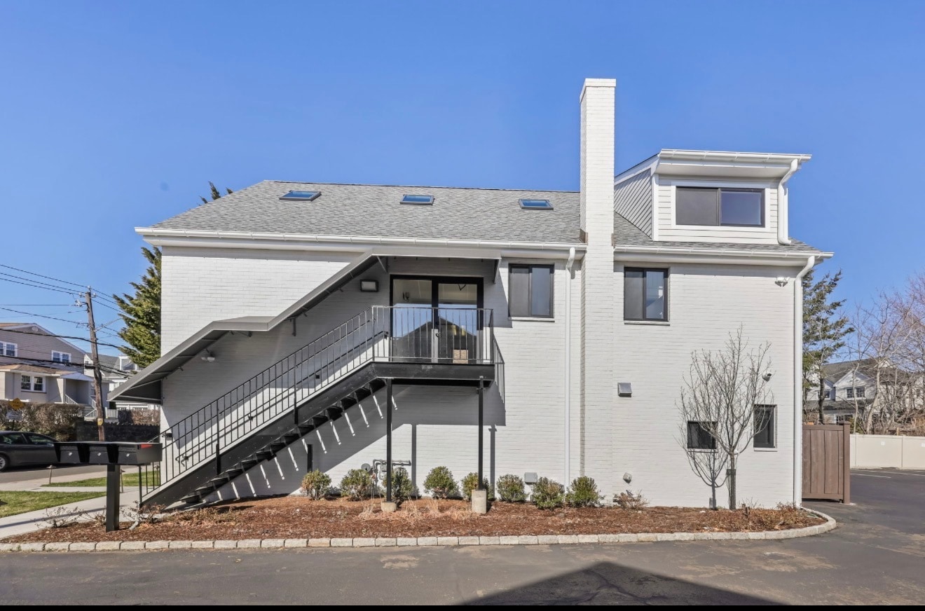 31 Saint Roch Ave, Greenwich, CT à louer Photo intérieure- Image 1 de 23