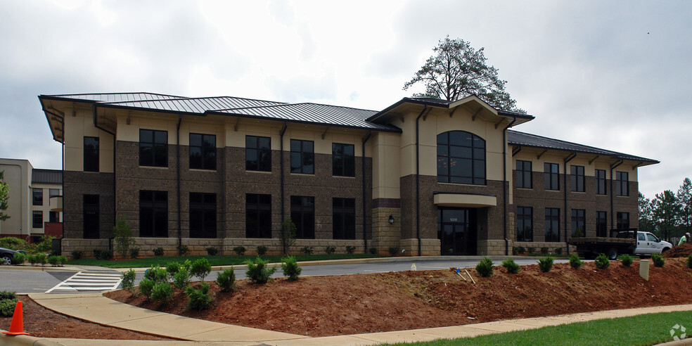 Office in Wake Forest, NC for sale - Primary Photo - Image 1 of 1