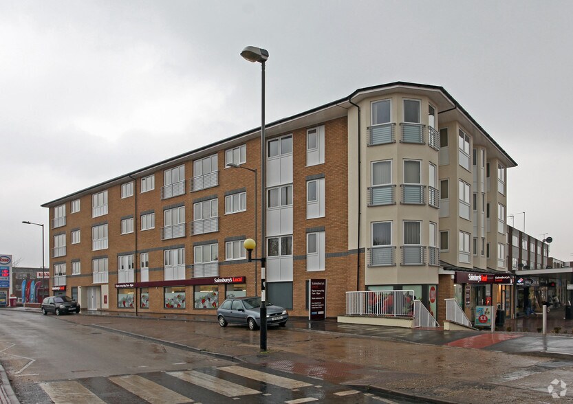 Jansel Sq, Aylesbury for sale - Primary Photo - Image 1 of 3