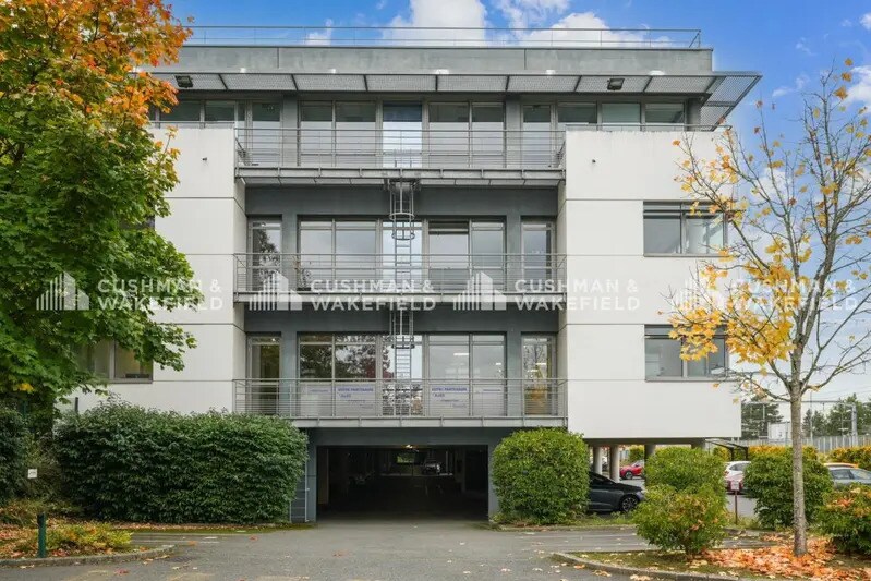 8 Bis Boulevard Dubreuil, Orsay for lease Building Photo- Image 1 of 15