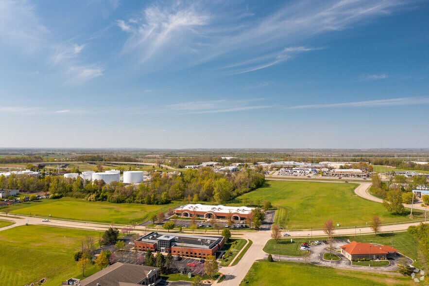 4600 Executive Center Pky, Saint Peters, MO à louer - Aérien - Image 3 de 11