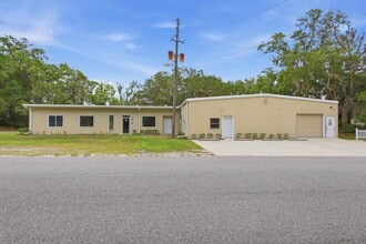 623 Pleasant St, Lake Helen, FL à louer Photo du bâtiment- Image 1 de 64
