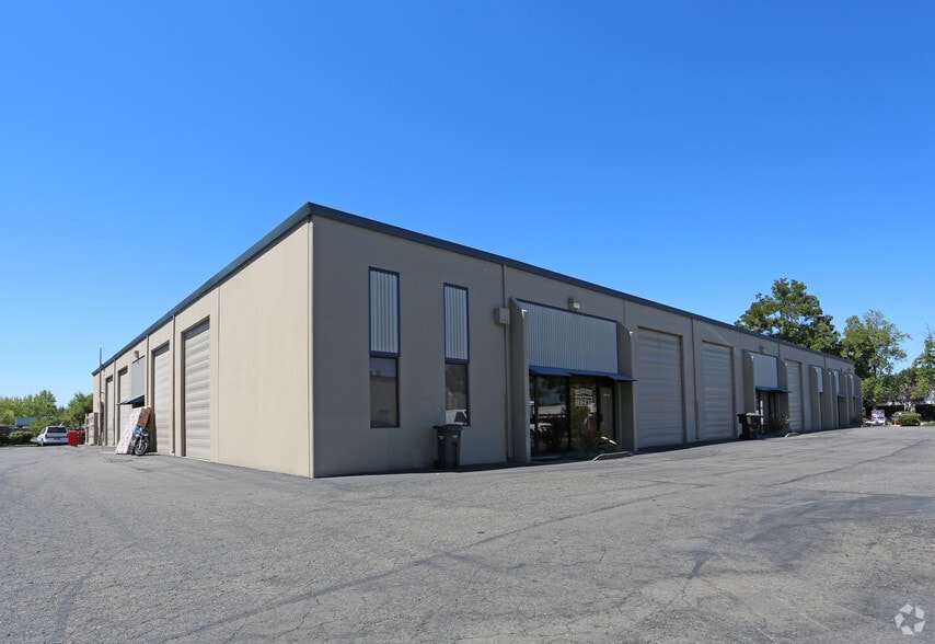 1048 Serpentine Ln, Pleasanton, CA for lease - Building Photo - Image 2 of 7