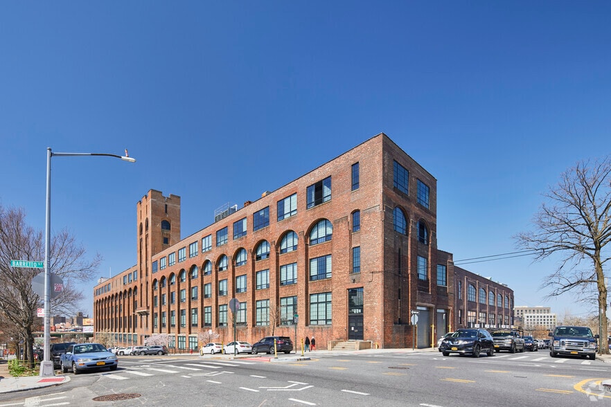 890 Garrison Ave, Bronx, NY for lease - Building Photo - Image 1 of 51