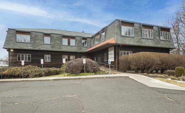 32 Industrial Dr E, Northampton, MA à vendre - Photo du bâtiment - Image 3 de 28