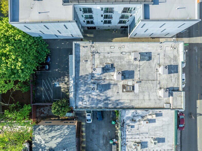 115 15th Ave E, Seattle, WA à louer - Photo du bâtiment - Image 3 de 8