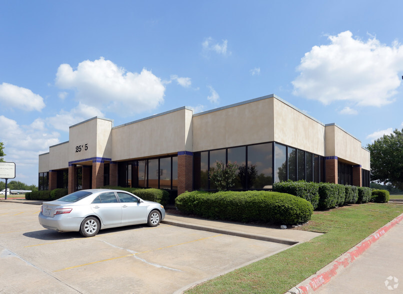 2520 E Highway 82, Whitesboro, TX for lease - Primary Photo - Image 2 of 3