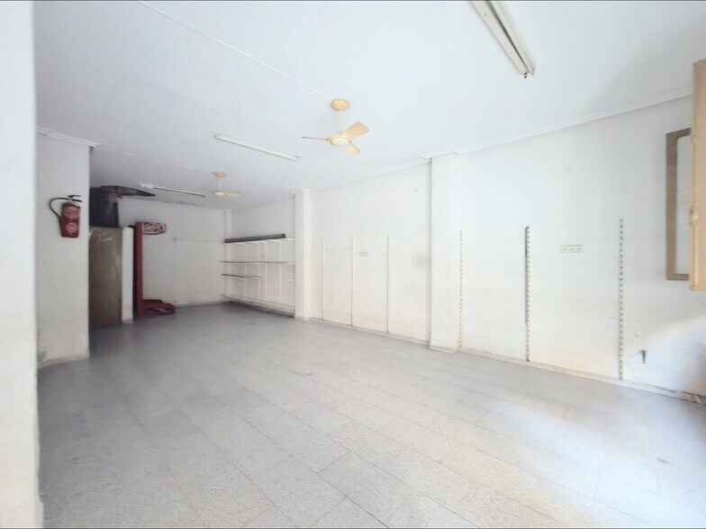 Retail in Aspe, Alicante for sale - Interior Photo - Image 1 of 4