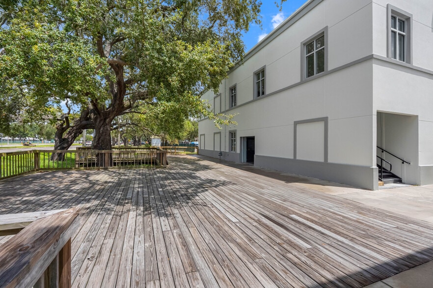 13901 Sheldon Rd, Tampa, FL for lease - Building Photo - Image 2 of 10