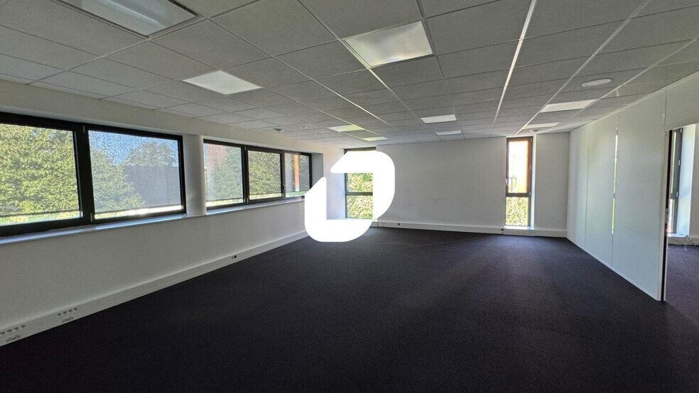 15 Rue Jacobi-Netter, Strasbourg for lease - Interior Photo - Image 3 of 10