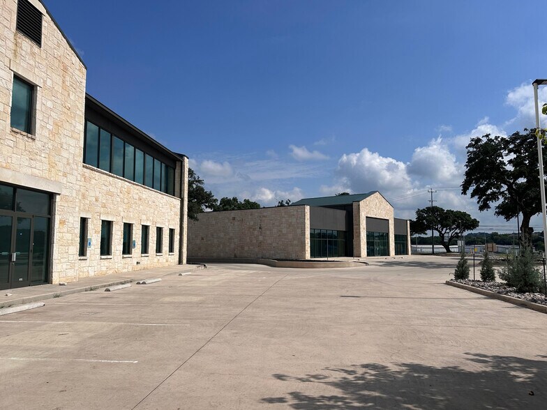 25331 W IH-10, San Antonio, TX à louer - Photo du bâtiment - Image 3 de 3