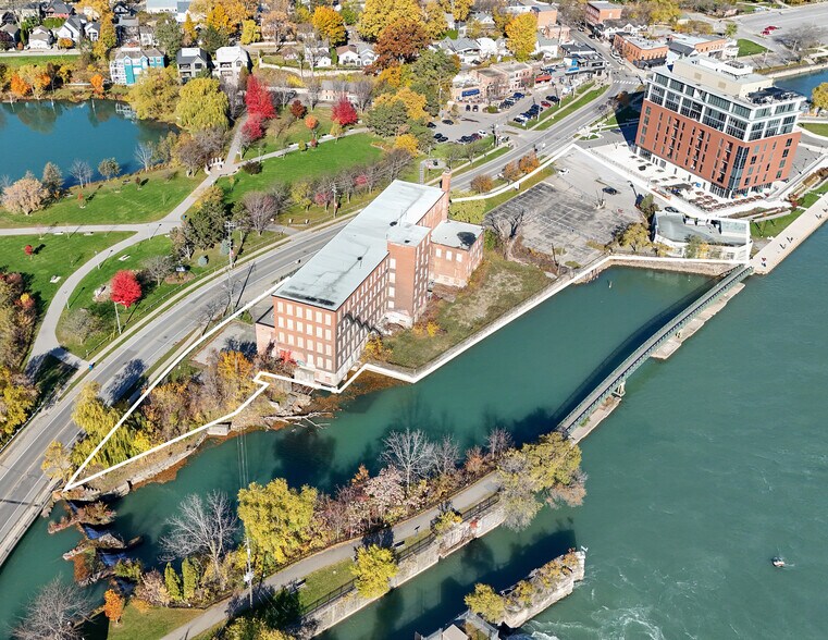 61-63 Lakeport Rd, St Catharines, ON à vendre - Photo du bâtiment - Image 2 de 5