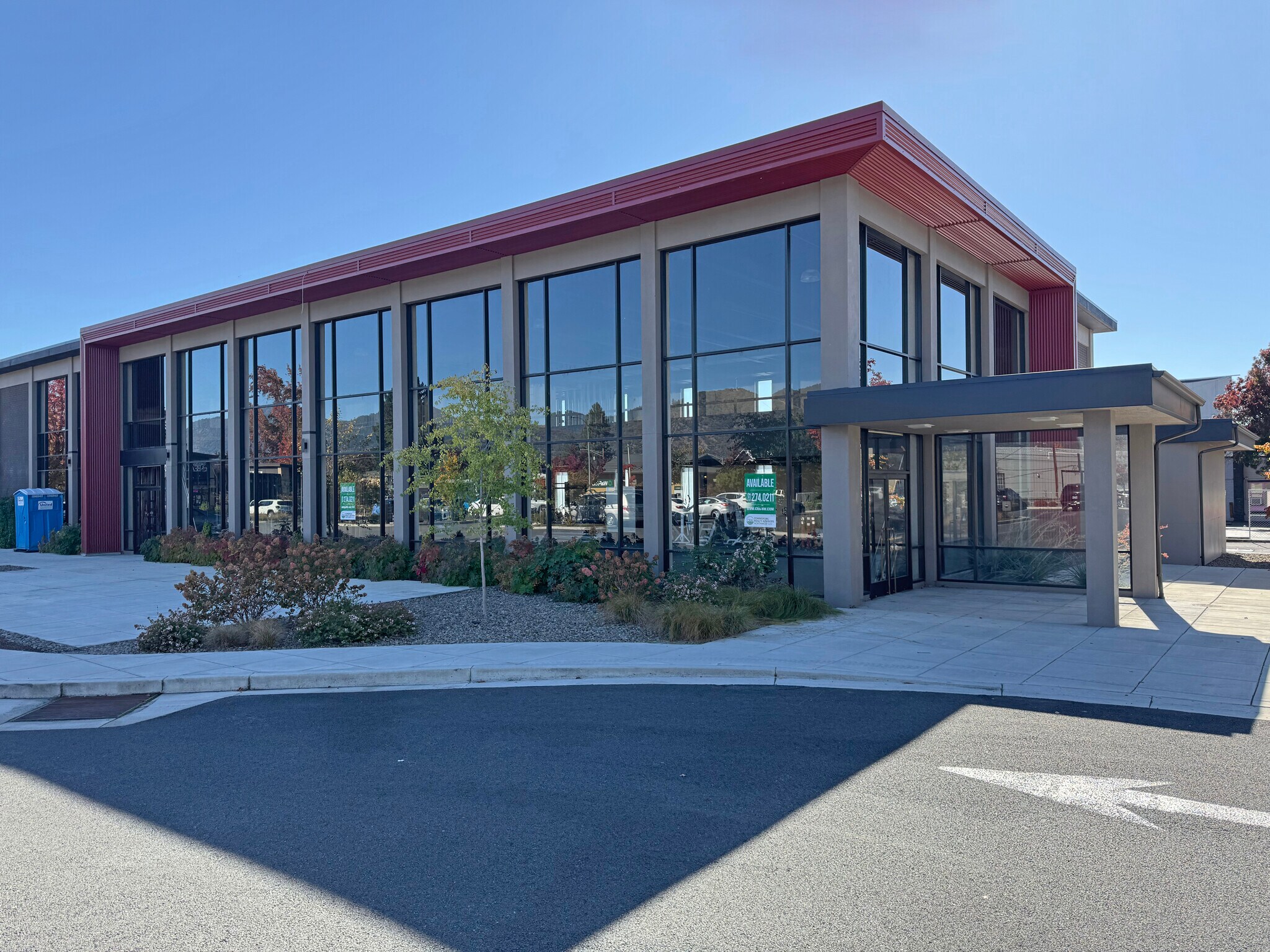 735 SE 6th St, Grants Pass, OR for lease Building Photo- Image 1 of 10