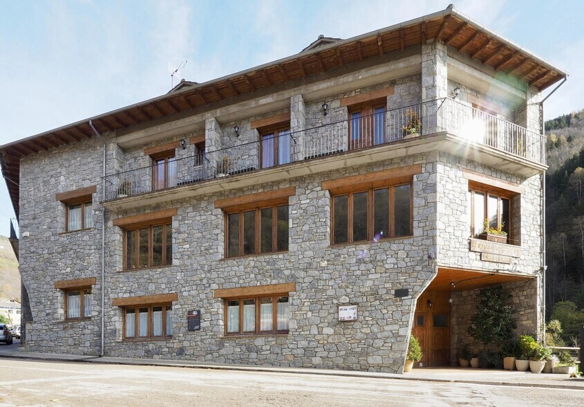 Services hôteliers dans Setcases, Gerona à vendre - Photo du bâtiment - Image 1 de 28