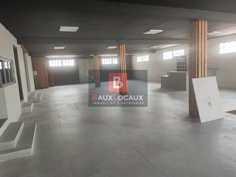 Office in Lambesc for lease - Interior Photo - Image 2 of 8