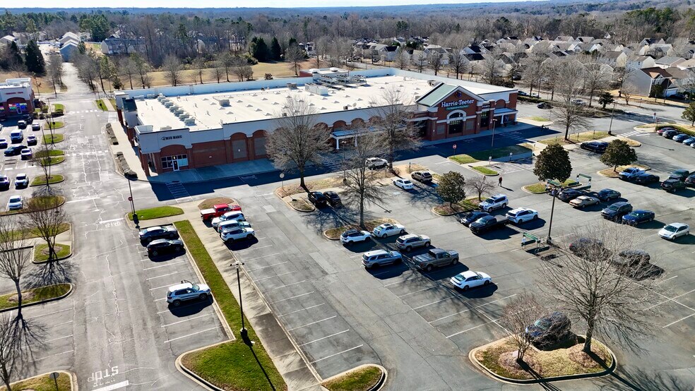 5706 Wyalong Dr, Charlotte, NC à louer - Photo du bâtiment - Image 3 de 7