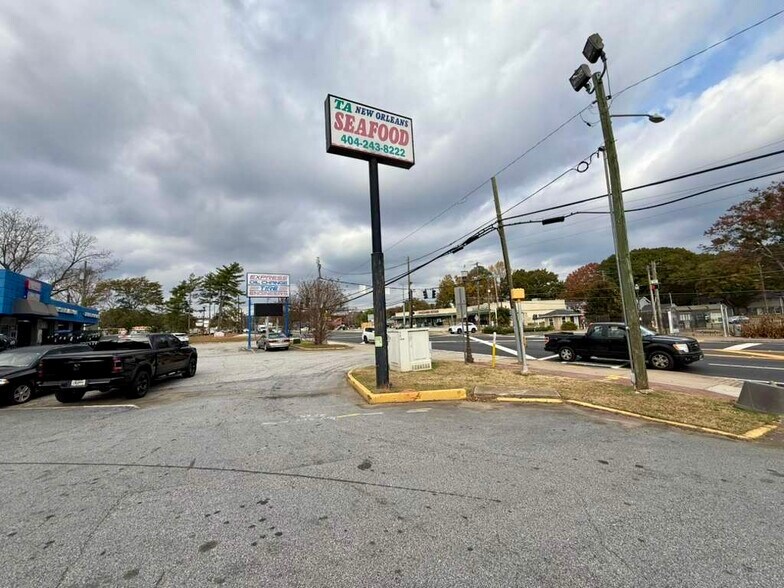 2565 Candler Rd, Decatur, GA à vendre - Photo du bâtiment - Image 3 de 13