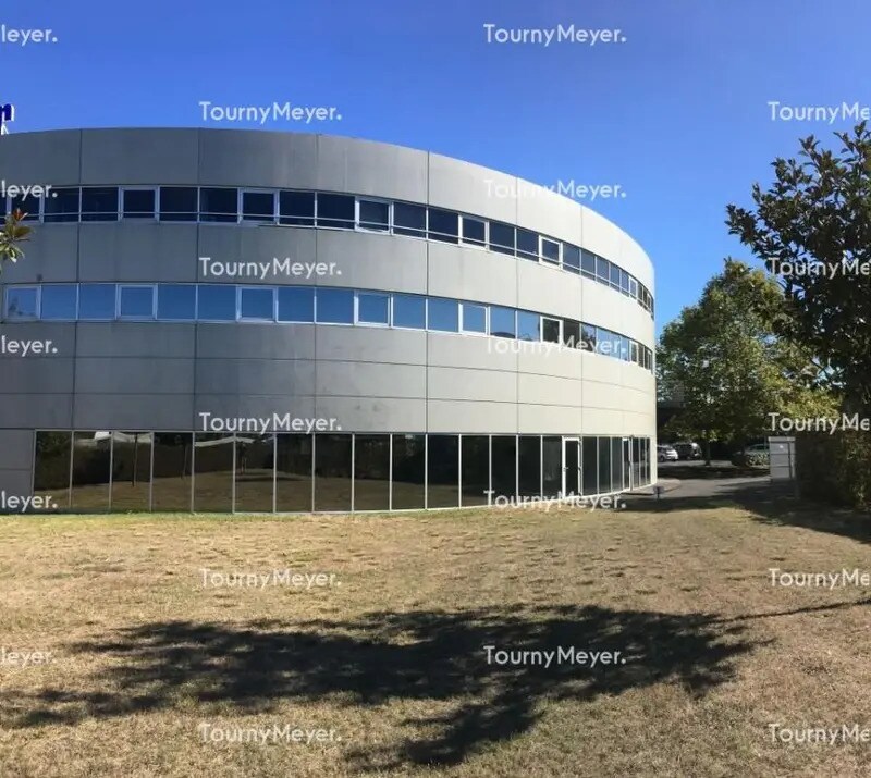 Office in Mérignac for lease Building Photo- Image 1 of 12