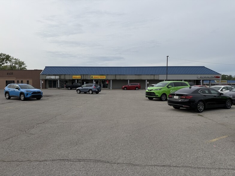 6301 E Washington St, Indianapolis, IN à louer - Photo du bâtiment - Image 3 de 7