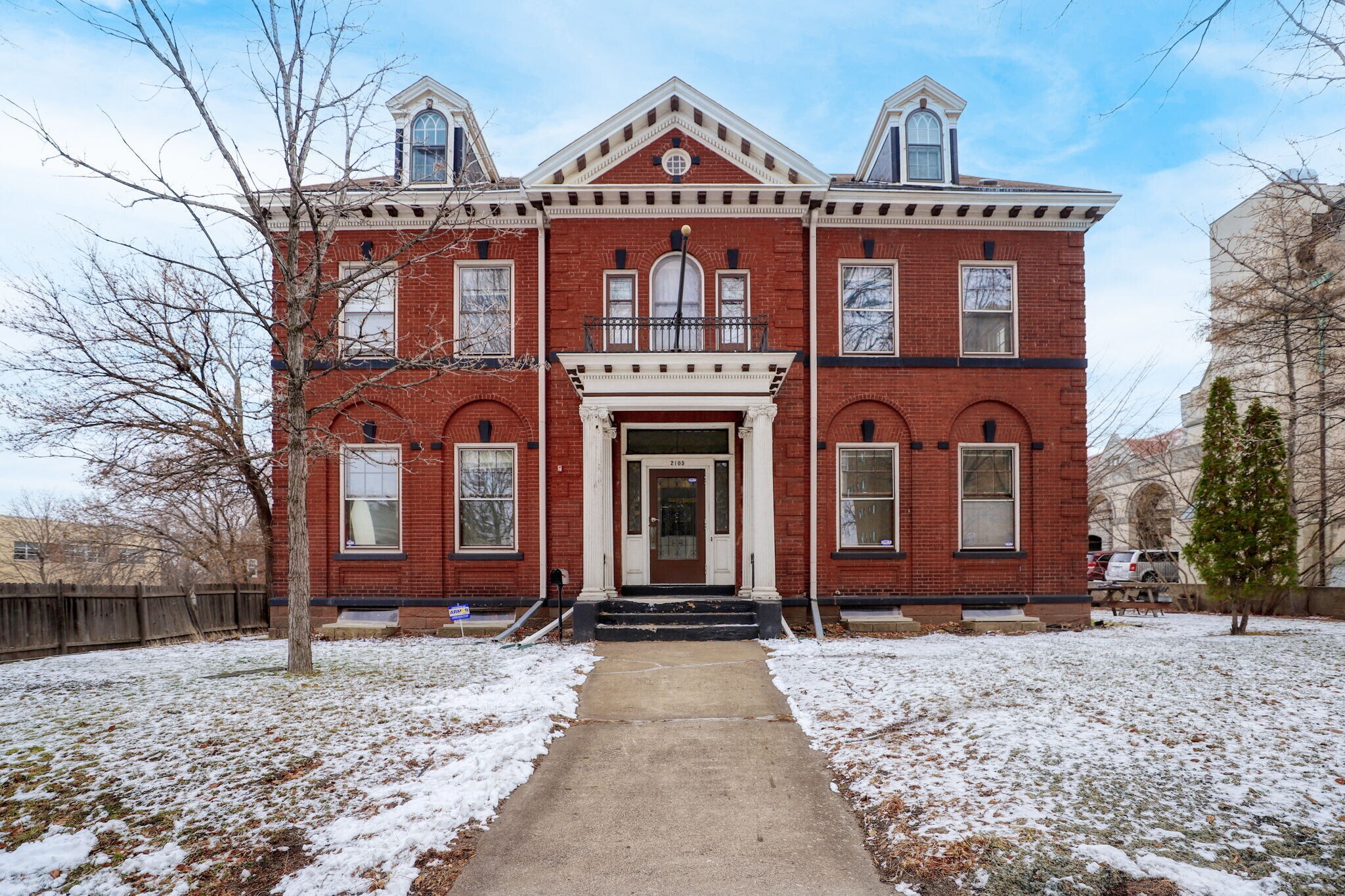 2105 1st Ave S, Minneapolis, MN à vendre Photo du bâtiment- Image 1 de 59