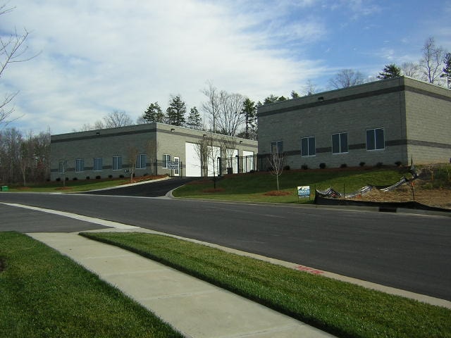 295 Cayuga Dr, Mooresville, NC for sale - Primary Photo - Image 1 of 1