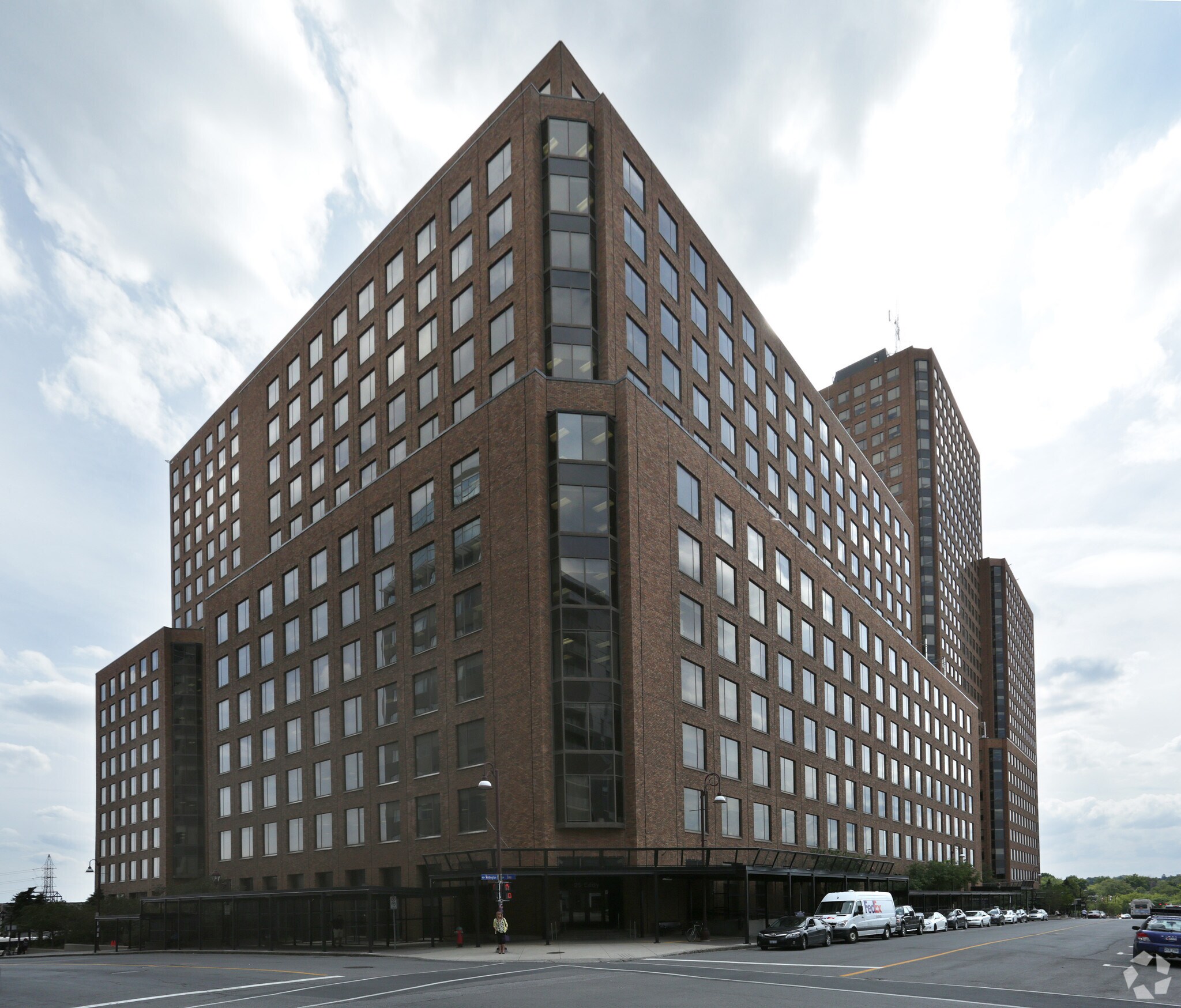 15-25 Rue Eddy, Gatineau, QC for sale Primary Photo- Image 1 of 1