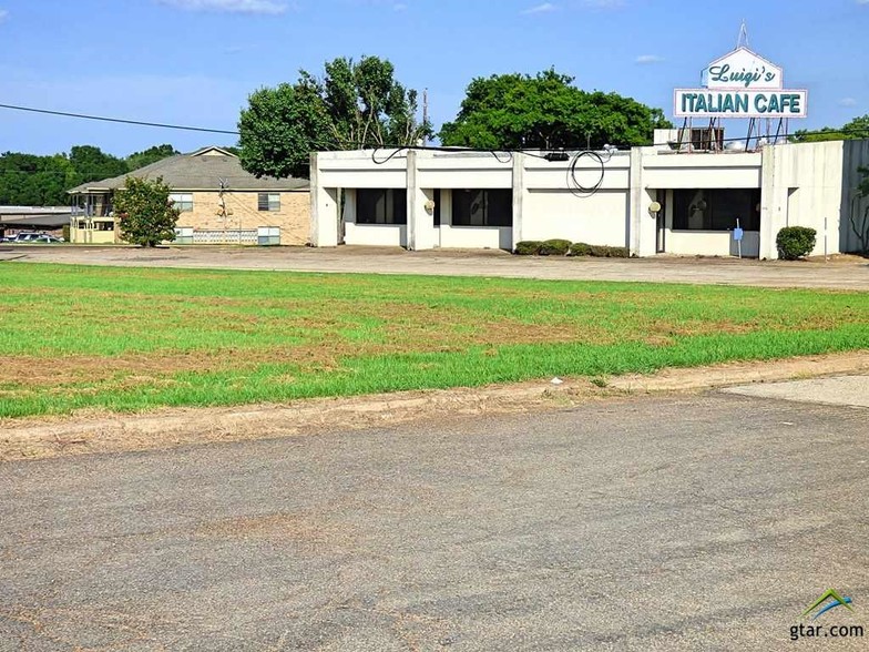 108 E Burton Rd, Mount Pleasant, TX for sale - Building Photo - Image 1 of 13