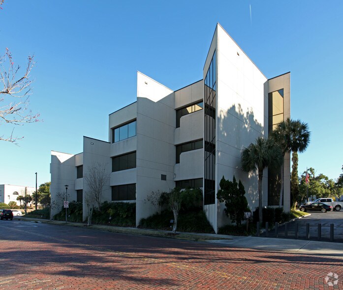 1030 N Orange Ave, Orlando, FL à louer - Photo du bâtiment - Image 2 de 14