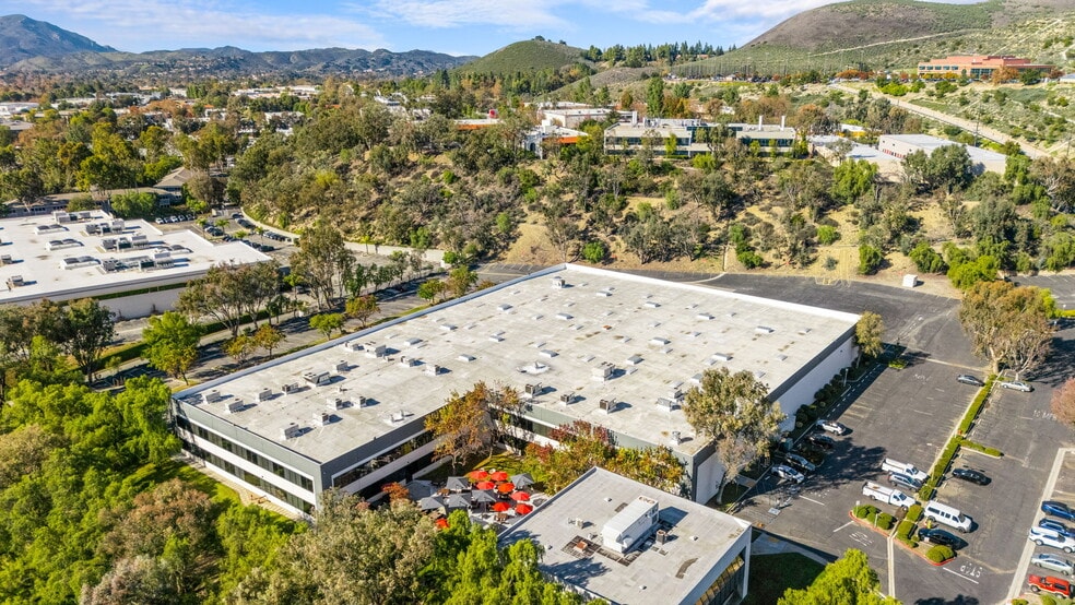 5775-5785 Lindero Canyon Rd, Westlake Vlg, Westlake Village, CA for lease - Building Photo - Image 2 of 15