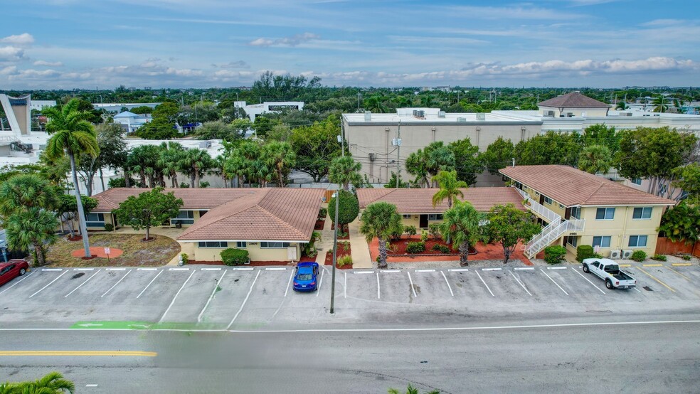 2901 Middle River Dr, Fort Lauderdale, FL for sale - Building Photo - Image 2 of 10