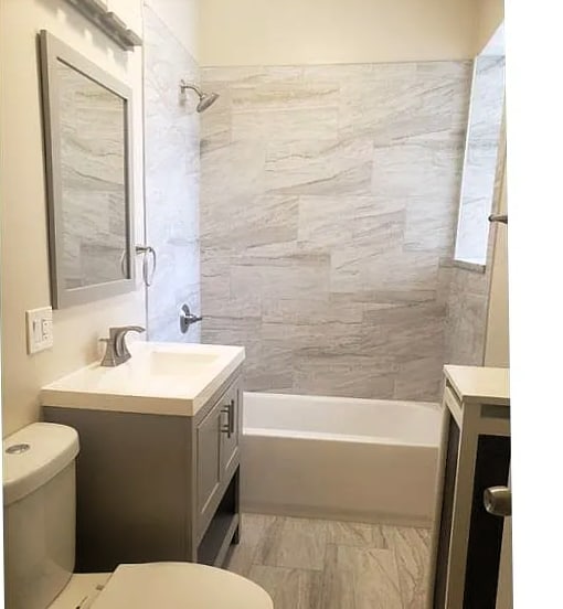 7623 S Yates Blvd, Chicago, IL for sale - Interior Photo - Image 2 of 5