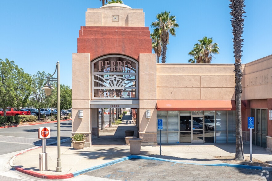 1688 N Perris Blvd, Perris, CA à louer - Photo du bâtiment - Image 3 de 4