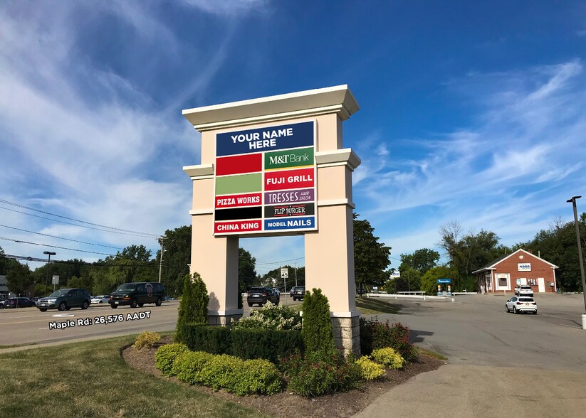 690-700 Maple Rd, Amherst, NY à louer - Photo du bâtiment - Image 3 de 3