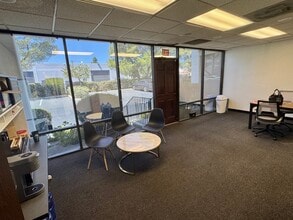 2640 Lavery Ct, Newbury Park, CA à louer Photo intérieure- Image 2 de 9