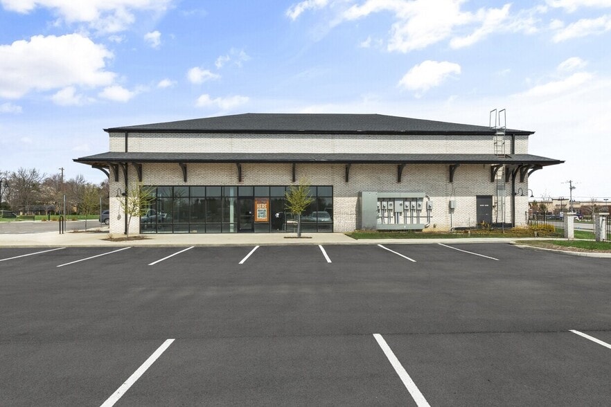 15966 Spring Mill Rd, Westfield, IN for lease - Building Photo - Image 2 of 32