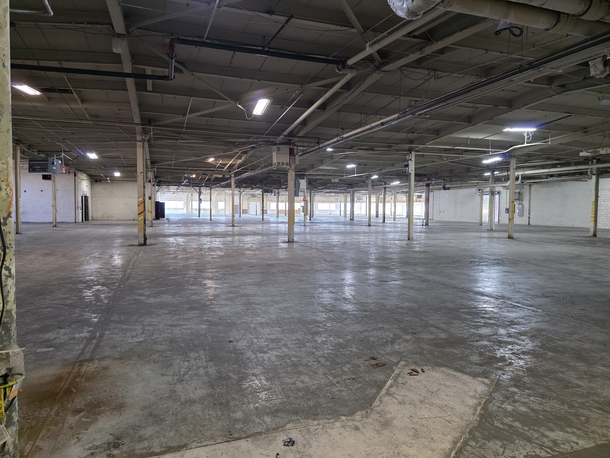 3400-3450 Oakton St, Skokie, IL for lease Interior Photo- Image 1 of 7