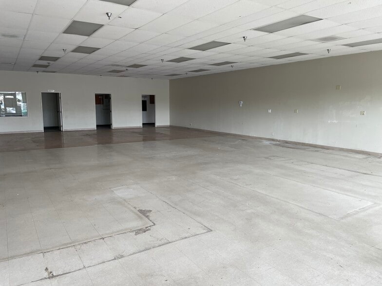 264-270 N El Camino Real, Encinitas, CA for lease - Interior Photo - Image 2 of 31