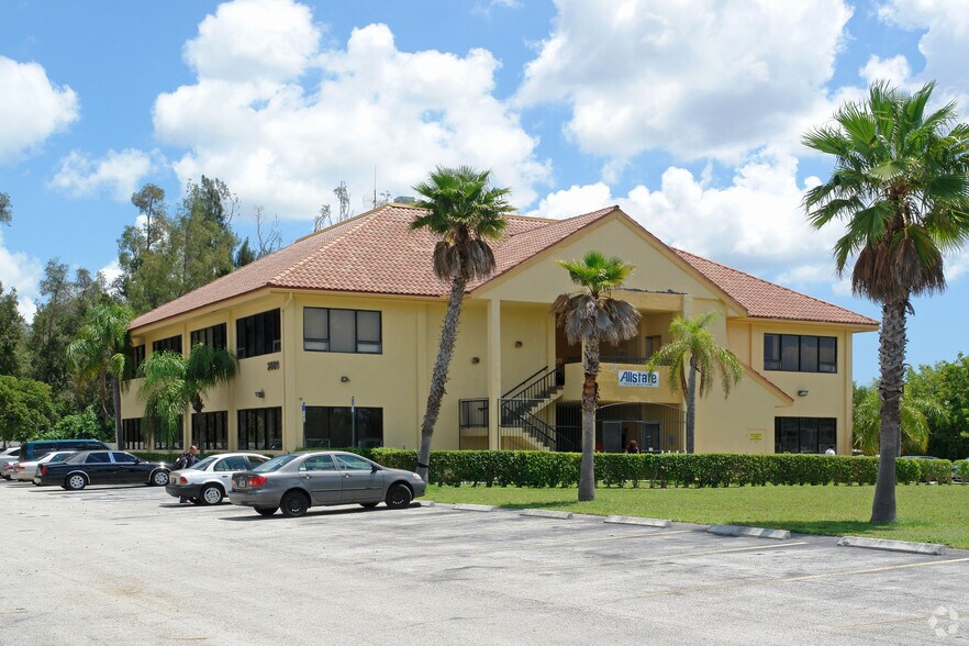 2669 Forest Hill Blvd, Palm Springs, FL à louer - Photo du bâtiment - Image 2 de 4