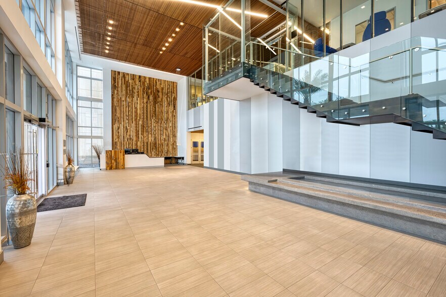 2900 W Geronimo Pl, Chandler, AZ à louer - Photo du bâtiment - Image 2 de 8