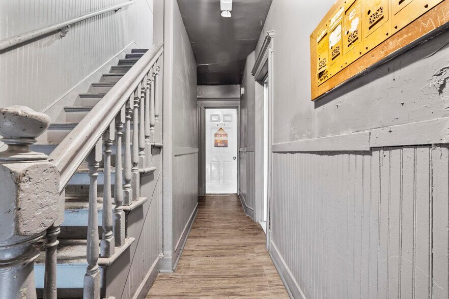 28 Hill St, Waterbury, CT à vendre - Photo du bâtiment - Image 2 de 19