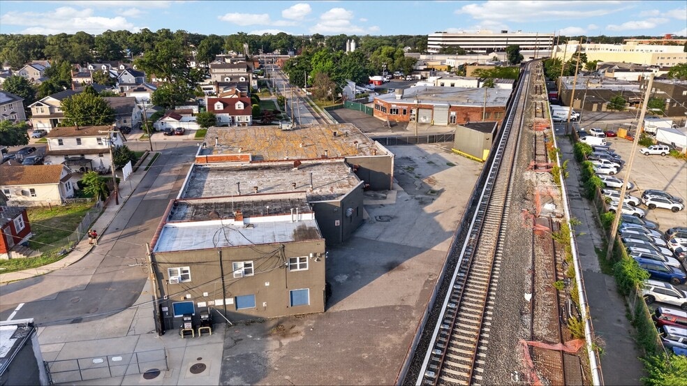 145 E Mineola Ave, Valley Stream, NY for lease - Building Photo - Image 3 of 12