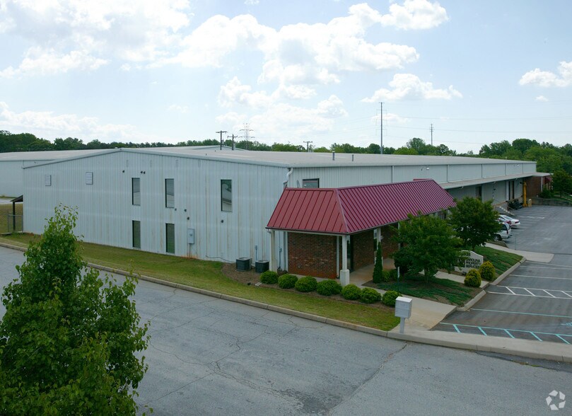 1625 S Highway 14, Greer, SC à louer - Photo du bâtiment - Image 2 de 15