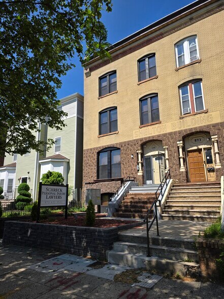 575 Dr Martin Luther King Jr Blvd, Newark, NJ à louer - Photo principale - Image 1 de 1