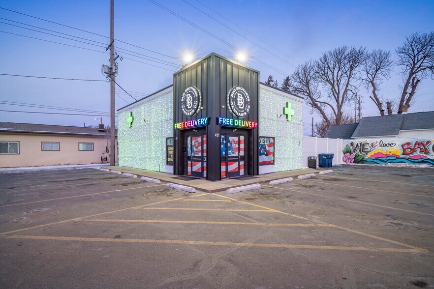 411 Lafayette Ave, Bay City, MI à vendre - Photo du bâtiment - Image 2 de 35