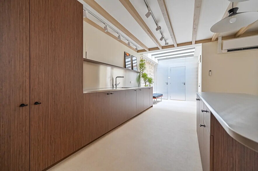 Bureau dans Paris à vendre - Photo du bâtiment - Image 2 de 12