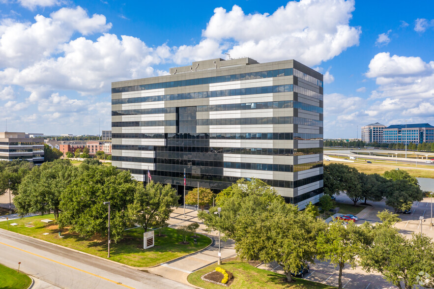 1231 Greenway Dr, Irving, TX for lease - Building Photo - Image 1 of 7