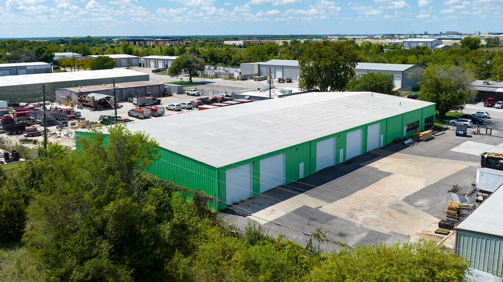 4204-4210 Felter, Austin, TX for lease - Building Photo - Image 1 of 13