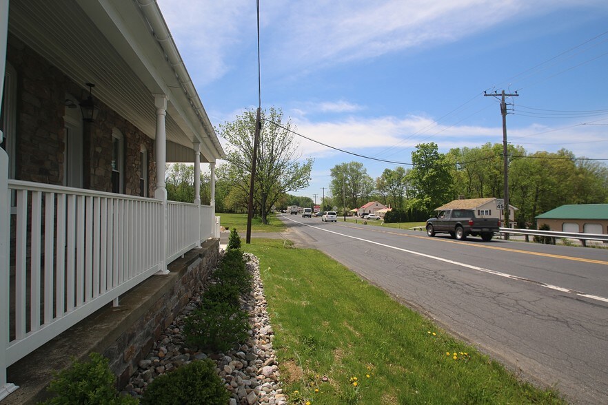 1180 Route 100, Bechtelsville, PA à vendre - Photo du bâtiment - Image 3 de 15