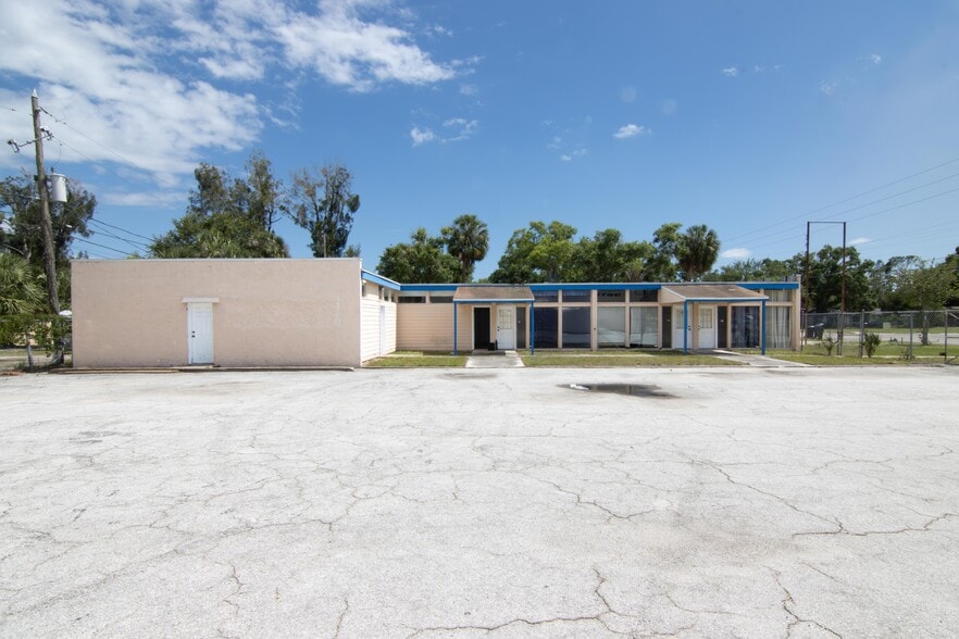 2320 Dr Martin Luther King Jr St S, Saint Petersburg, FL for sale - Building Photo - Image 2 of 13