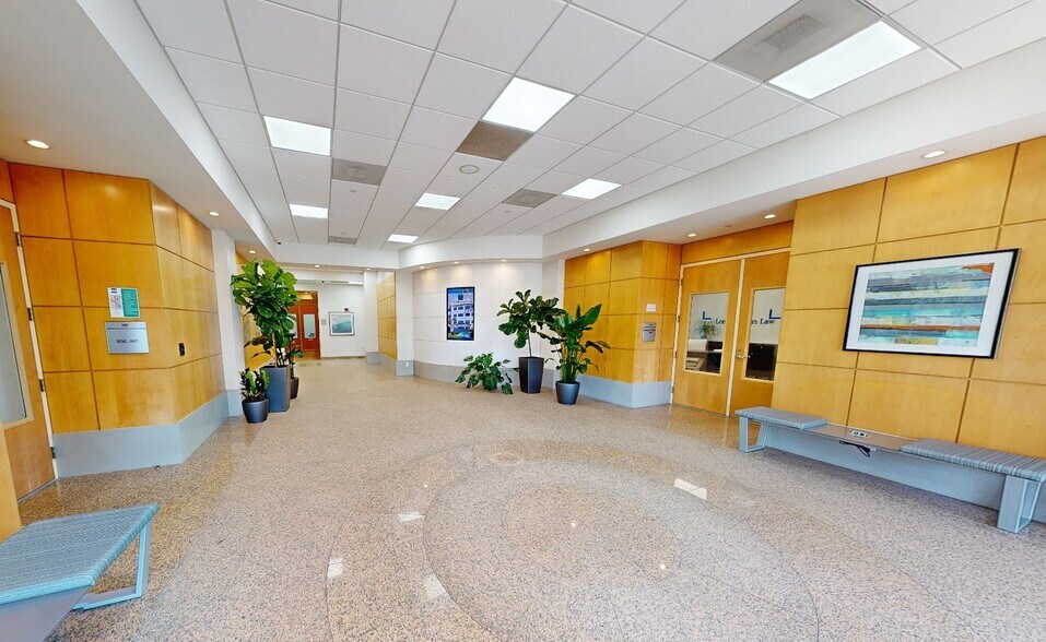 7108-7121 Fairway Dr, Palm Beach Gardens, FL à louer - Numérisation 3D de Matterport - Image 3 de 28